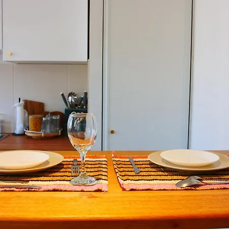 Bright & Wi-fi Direct Access Lyon La Doua - 2 Mins Walk From Tramway Station *